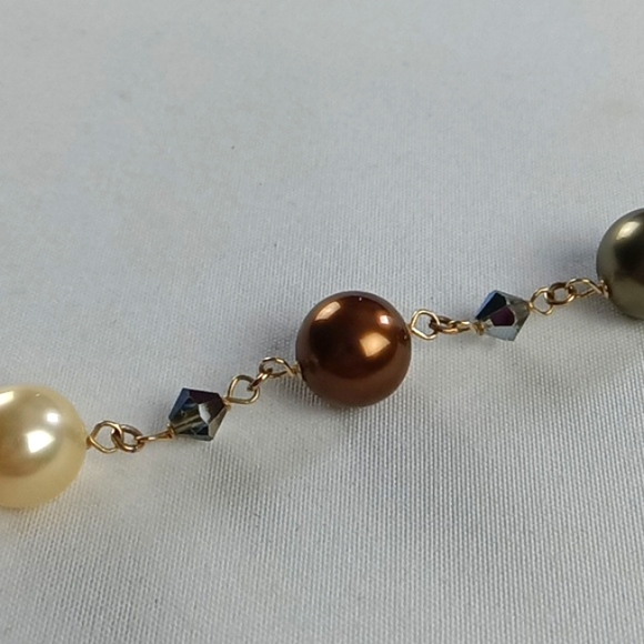 Pearls and Swarovski 14K Gold Filled Bracelet. - Picture 6 of 16